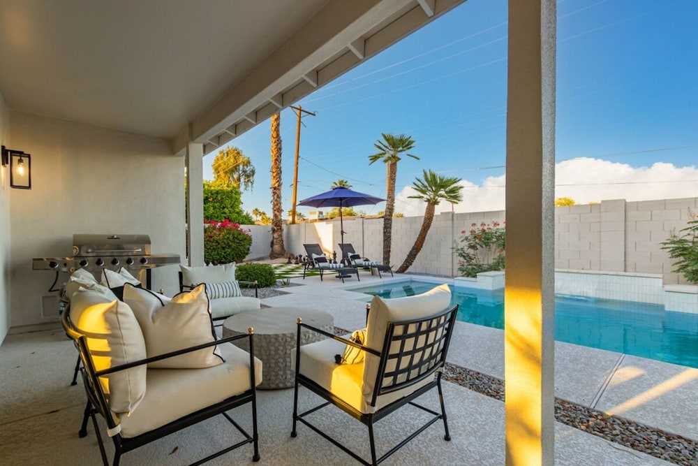 The Kingsley Custom Heated Pool Chef Kitchen Chess