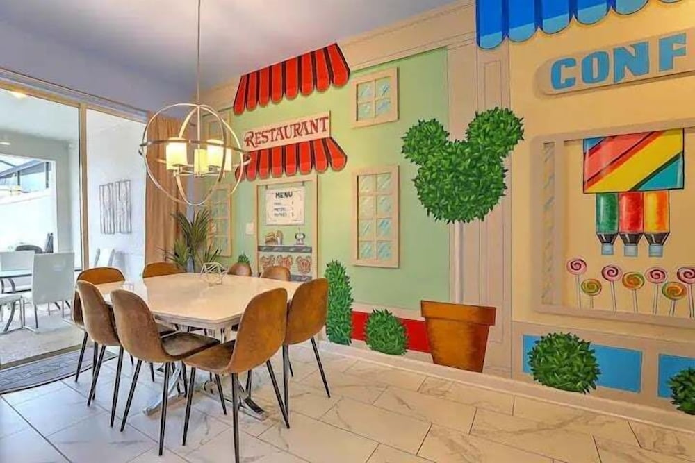 Let's Glo Now Adventure Cove Villa 4 Bedroom Townhouse