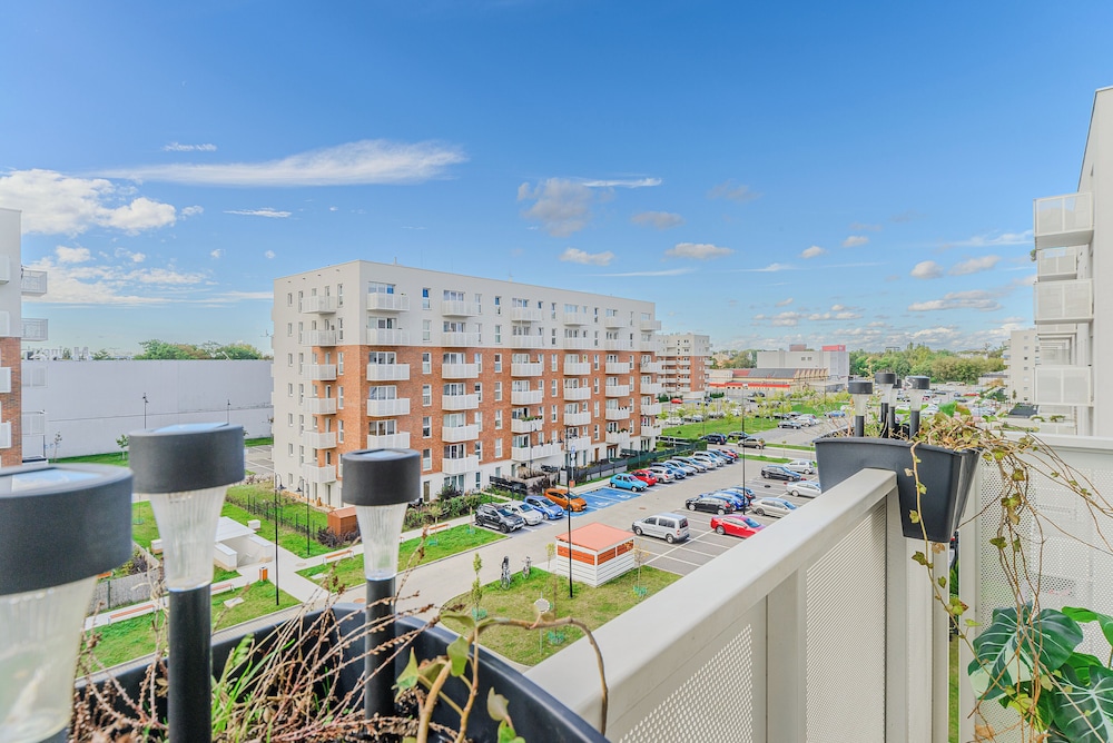 Lumina airy apartments with balcony view 3