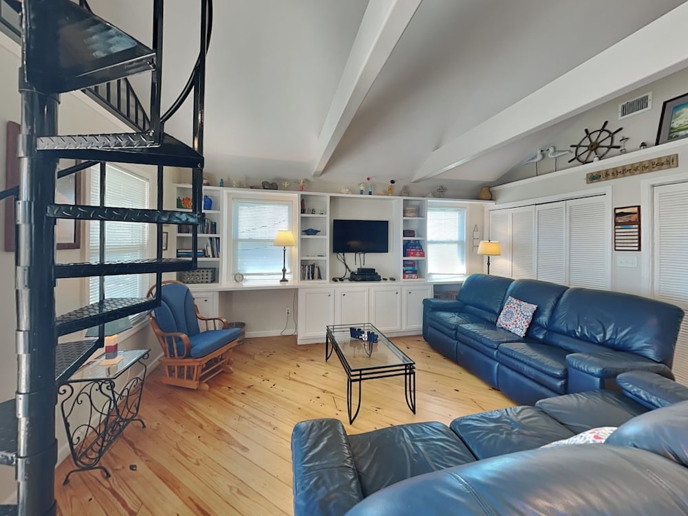 Beach Oasis by Ryson Vacation Rentals