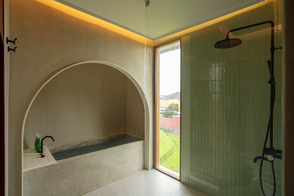 The Kemilau Hotel & Villa Canggu Bali 32