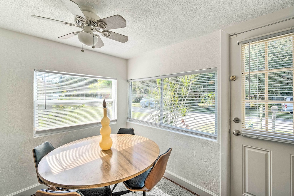 Tropical Port Charlotte Cottage - Walk to Bay! view 5