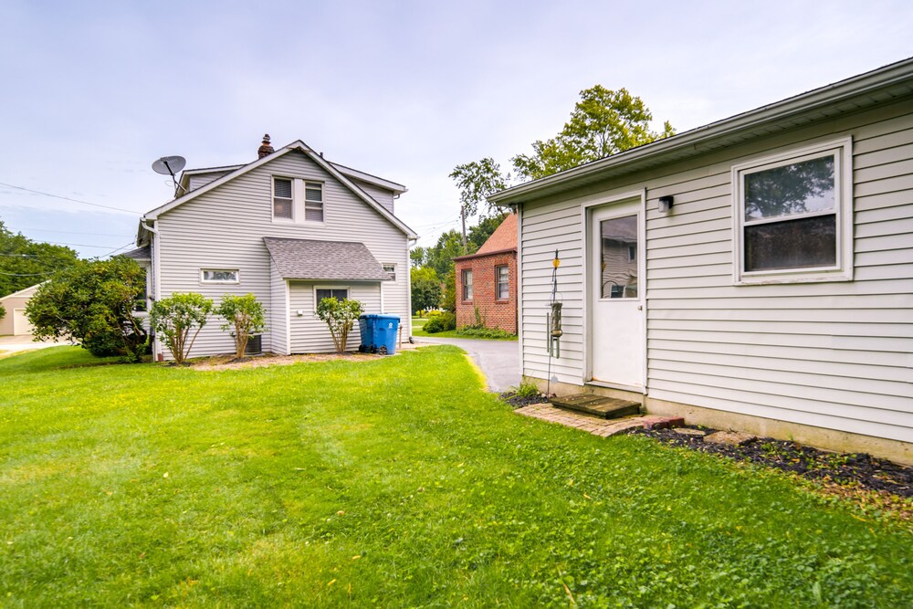 Welcoming Willoughby Home: 1 Mi to Historic Dtwn view 5