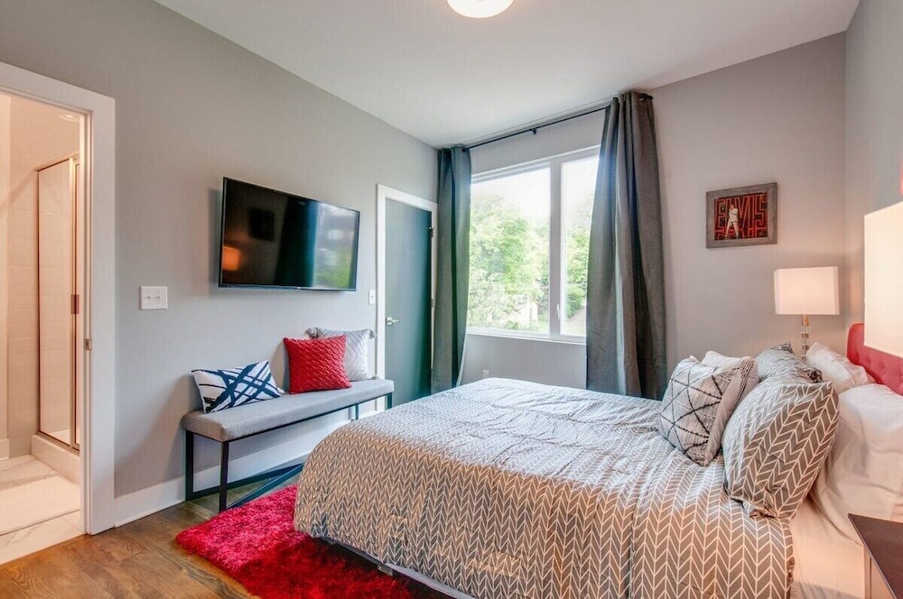 King Queen 2 Homes - 24 Beds City Views