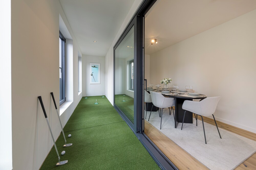 Designer flat 3BR & Mini Golf