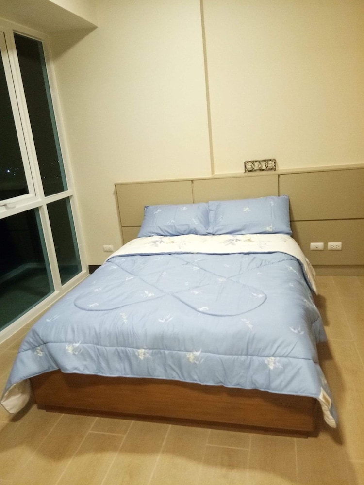 Mactan Newtown Condotel for Rent
