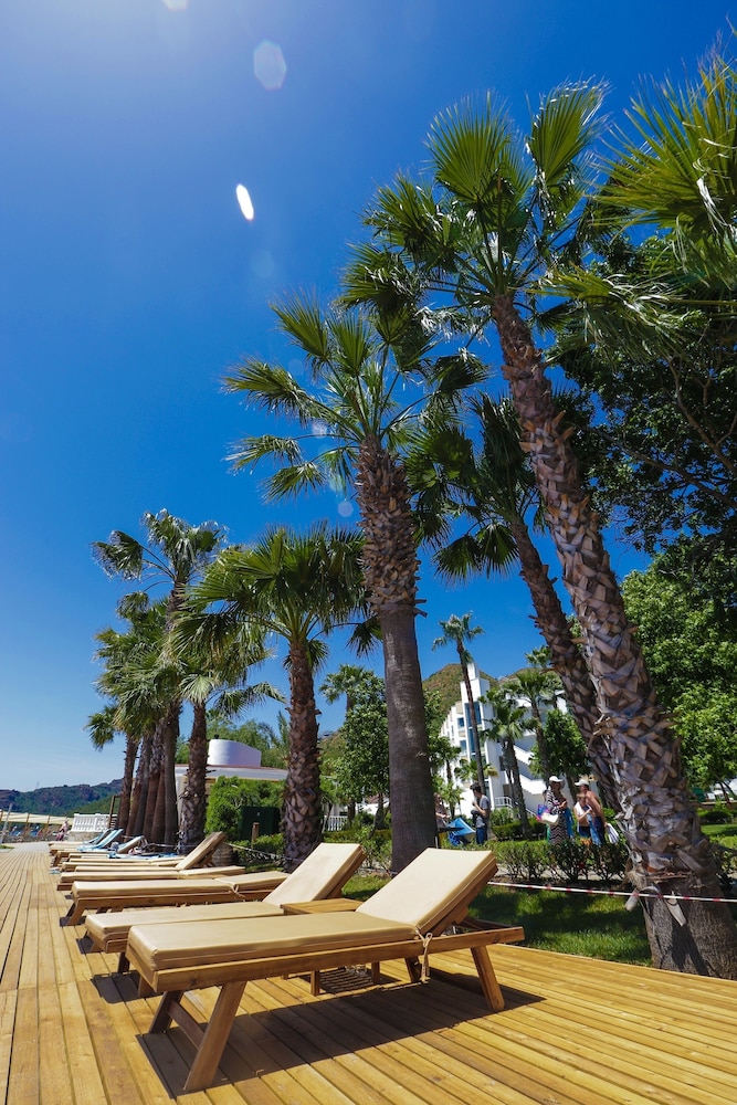 Fortezza Beach Resort