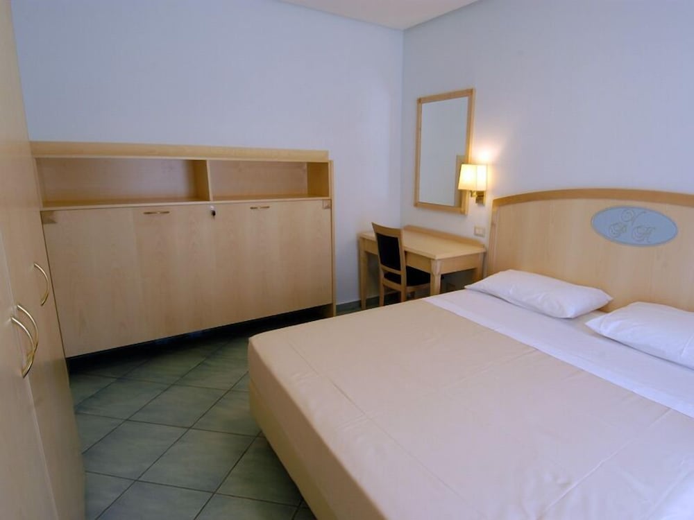 Suites Venustas Park view 3