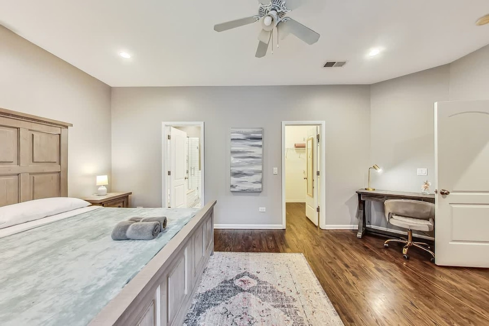 South Loop Three Bedroom Two Bath Home