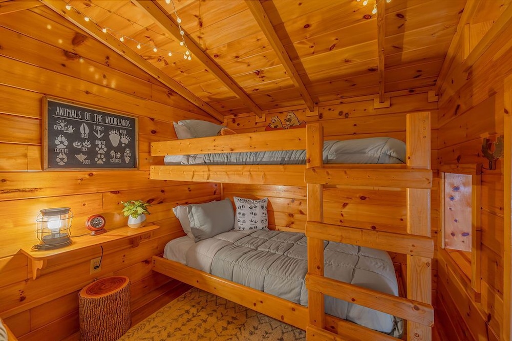 Playhouse Cinema - Four Bedroom Cabin view 3