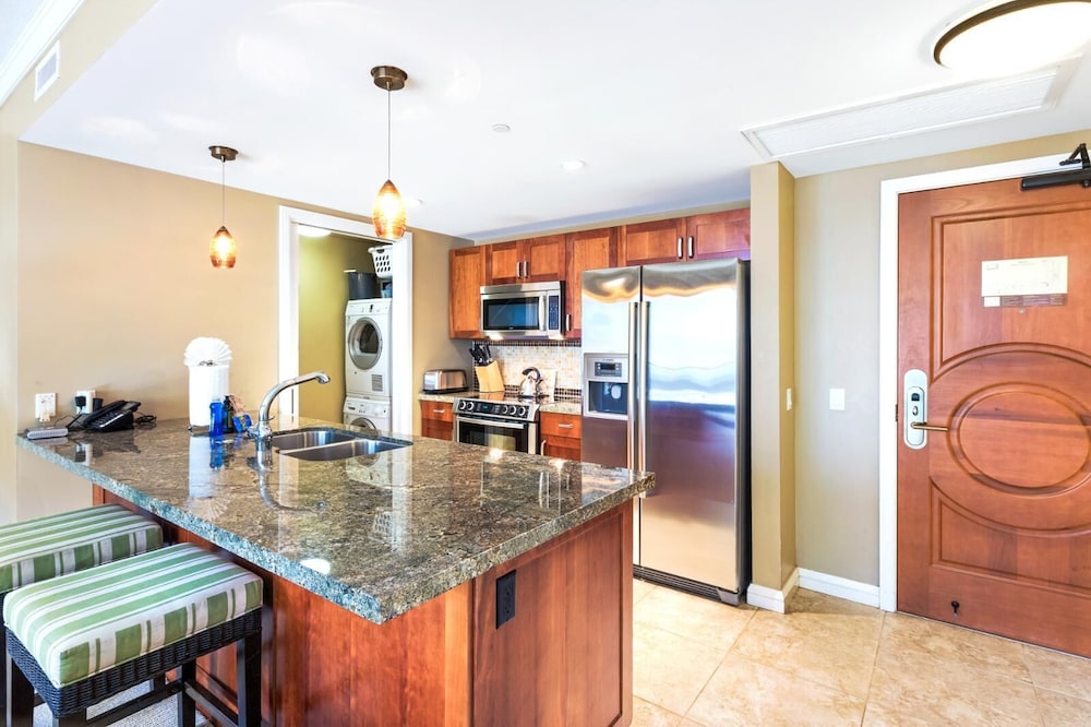 Honua Kai Hokulani 5 Free Rental Cars KBM Resorts Well Appointed, Magnificent Views 5 Units, 6 Bedrooms Ml-1748