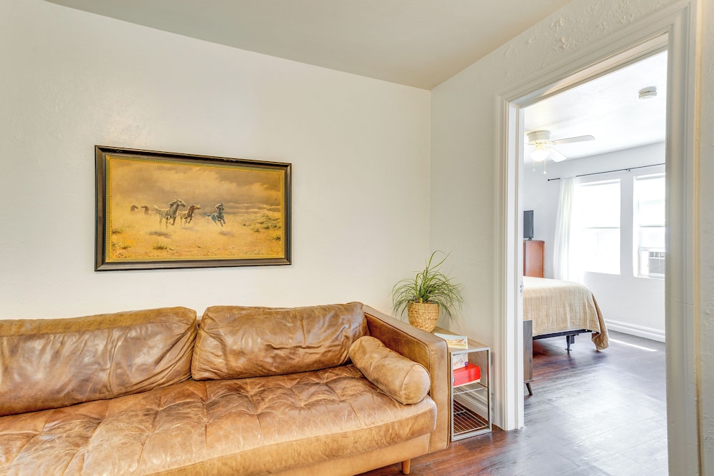 Modern OKC Duplex in Plaza: Steps to Shops & Bars!