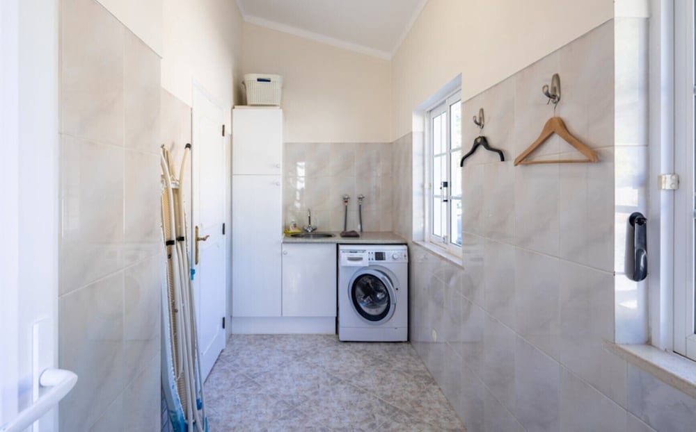 Faro Vacations - Beautiful 3-bed Villa in Faro Spool  Seaview - Property Image 12