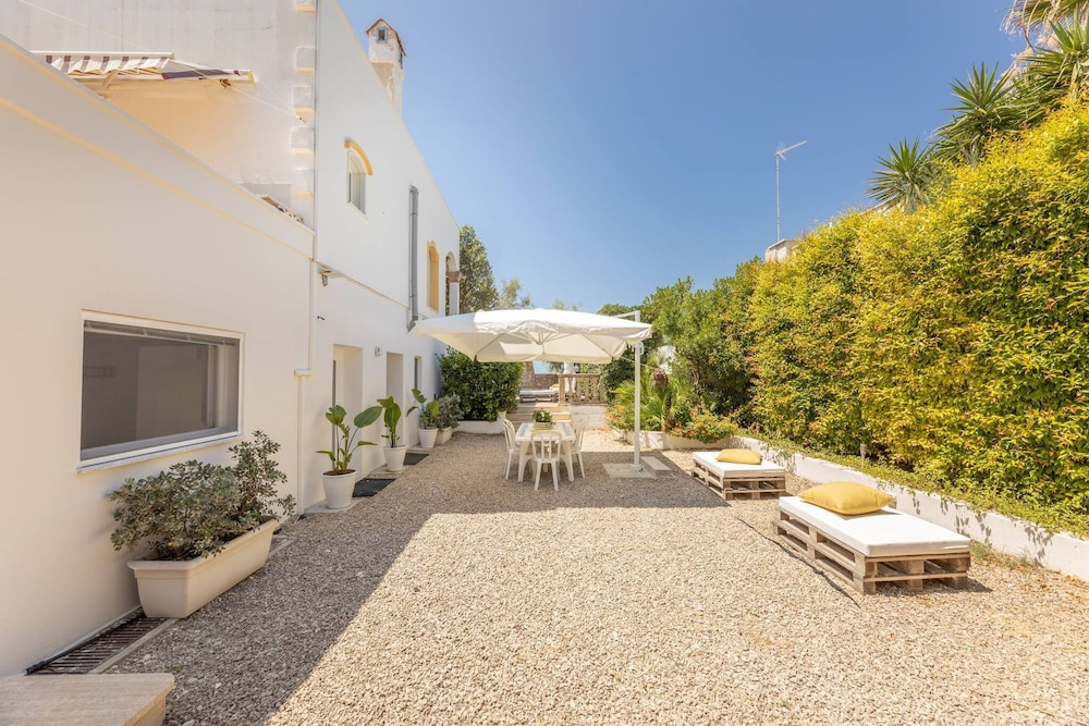 Belvedere - Seafront Apartment - 3 Places