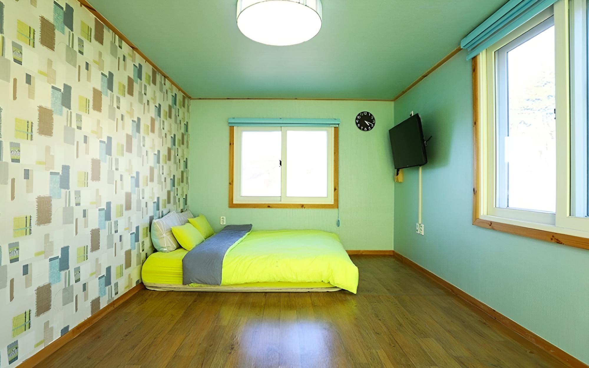 Tongyeong Gold Coast Pension view 3
