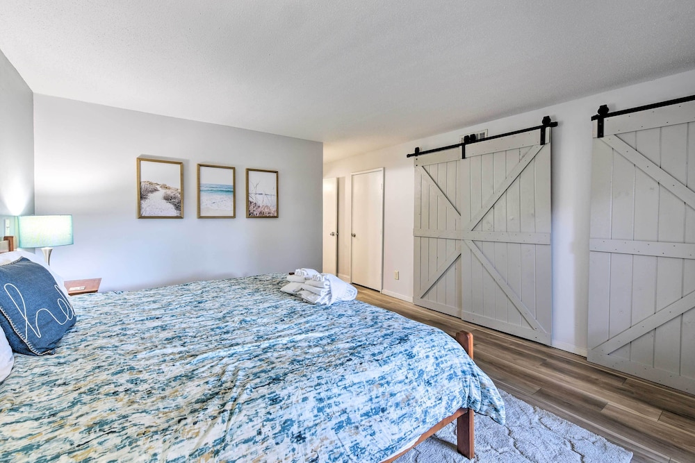 Pool Access + Pet Friendly: Condo in Hilton Head