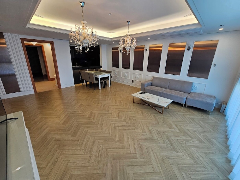 W Residence Hotel Centum City 42