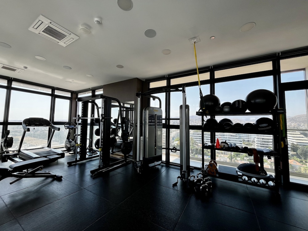 128 LIM - 2106 Stay Only Tower Suite