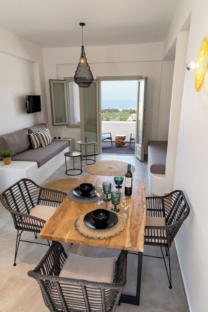 MAEVA Santorini Suites