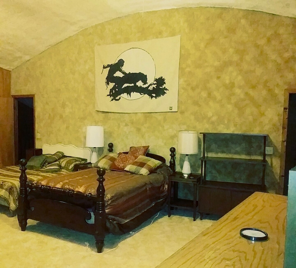 HOUSE OF FUTURE MASTER BEDROOM LANSING