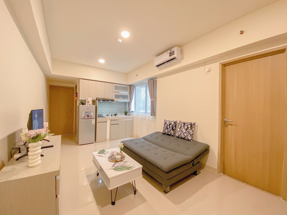 Cozy And Minimalist 2Br Apartment At Meikarta