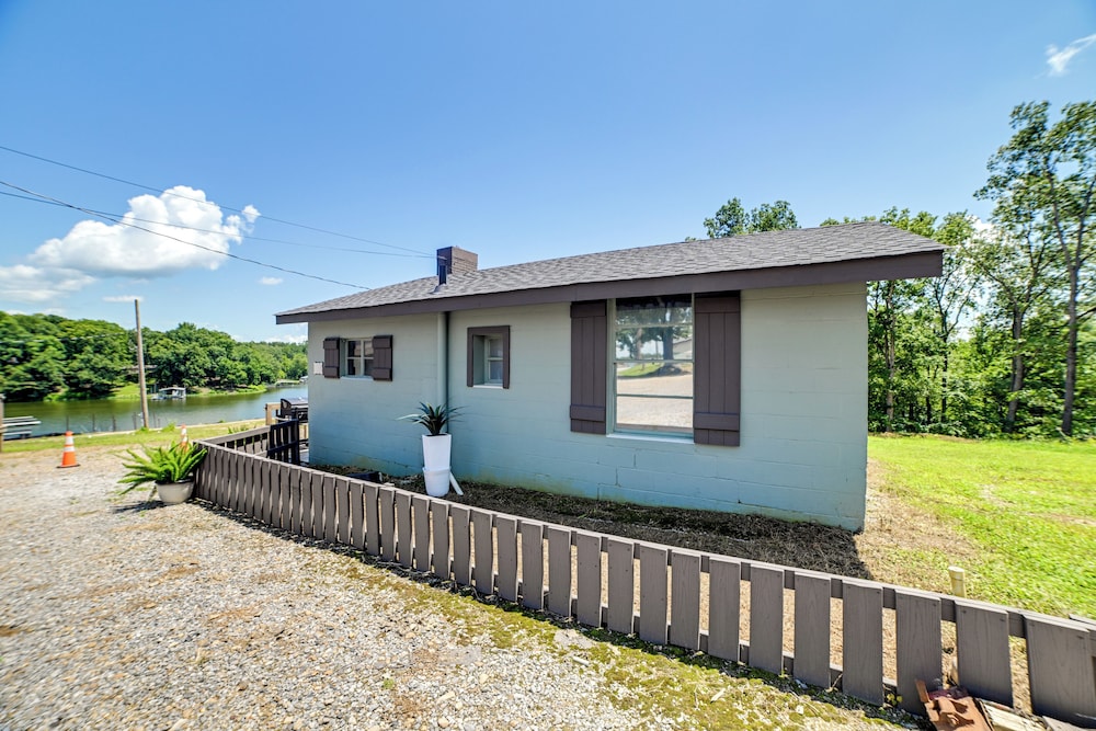 Private Dock & Slip: Kentucky Lake Cottage!