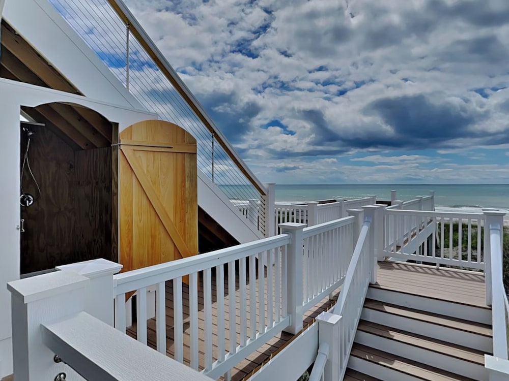 Turtle Paradise by Topsail Realty