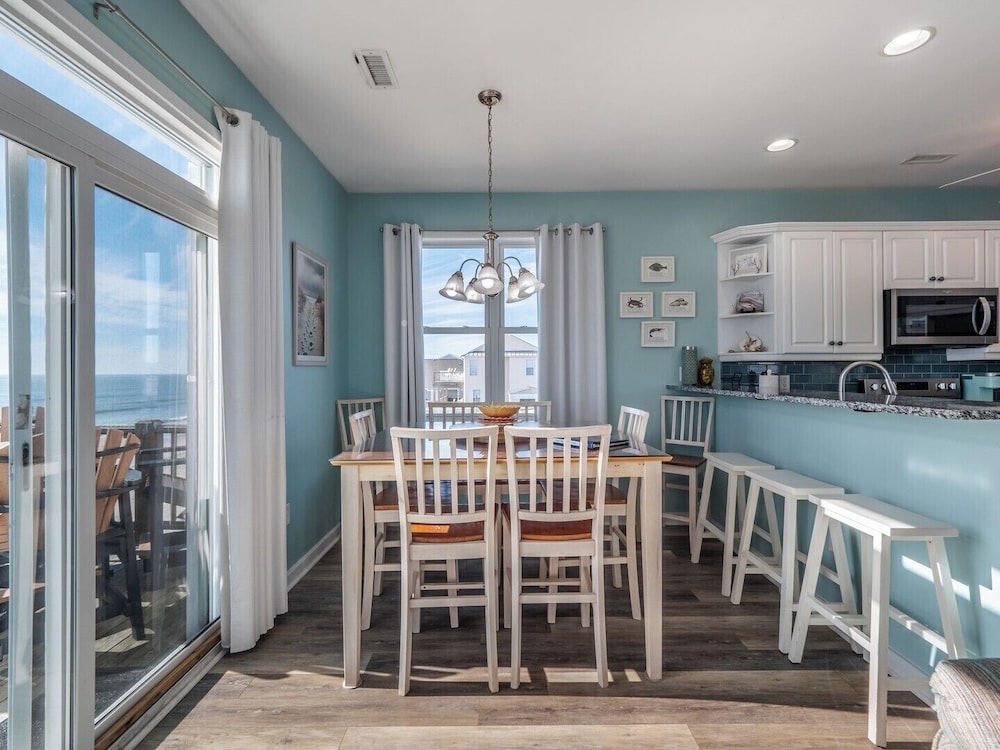 Sunflower Beach House by Topsail Realty