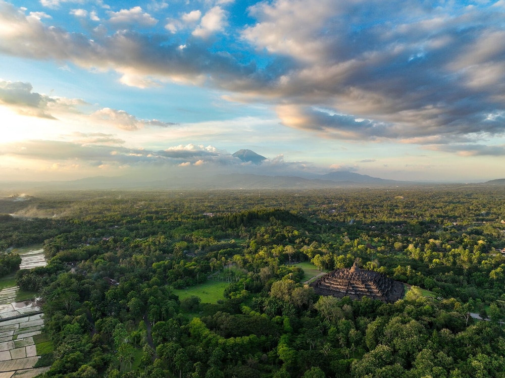 Villa Borobudur Resort