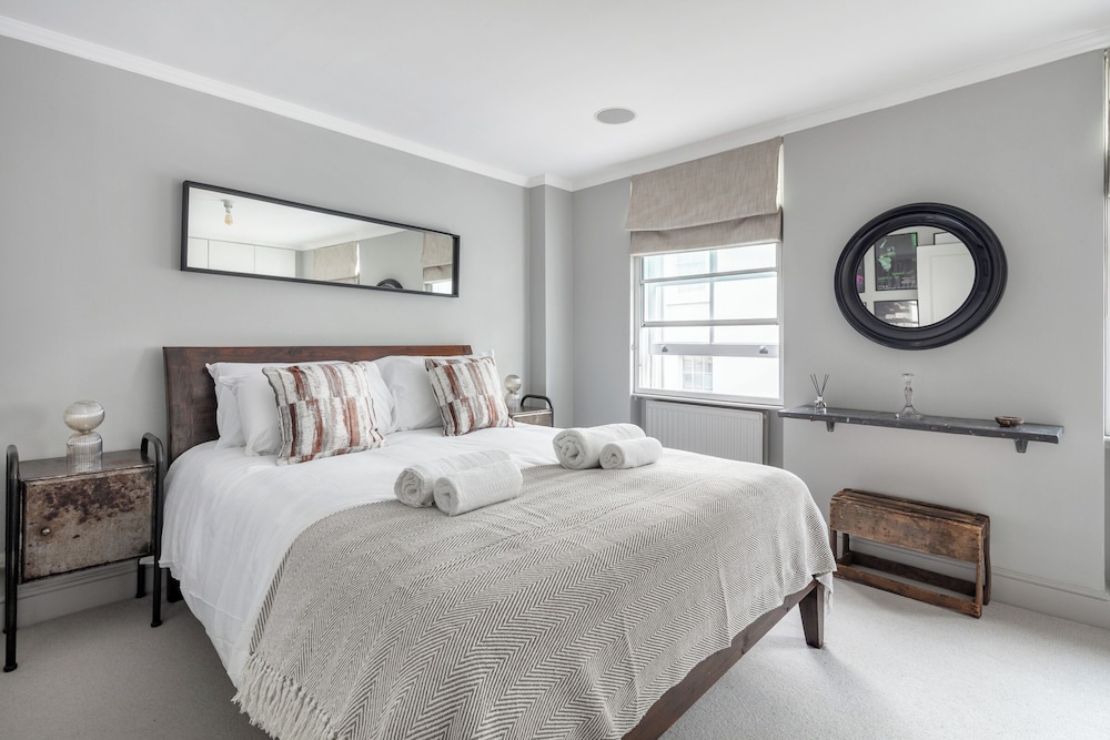 Urban Chic penthouse in Covent Garden