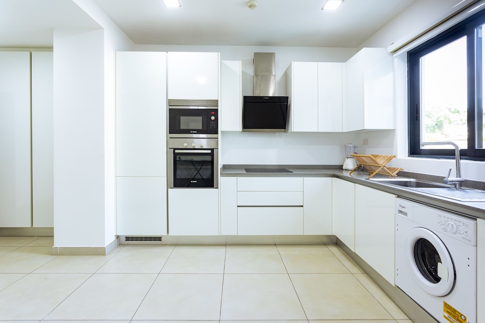Amazing 2 bedroom Apartment Available view 4