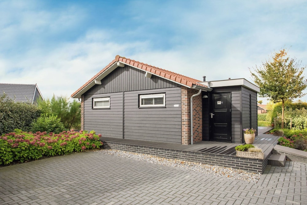 Chalet in Kattendijke Near Eastern Scheldt