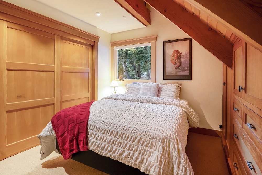 Carnelian Bay Getaway