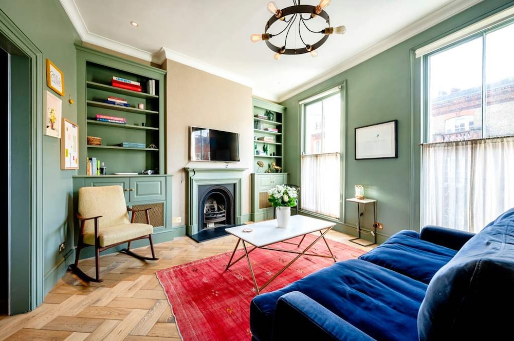 The Chelsea Flower 2 bed -by Out of Office Lifestyle
