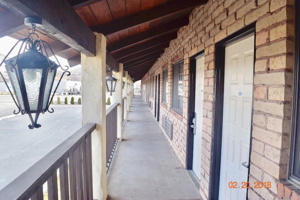 Baker City Vacations - Eldorado Inn Baker City - Property Image 6