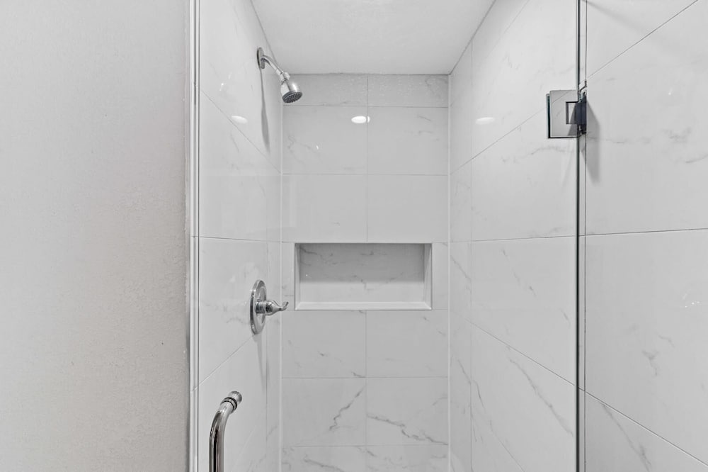Enclave Swanky