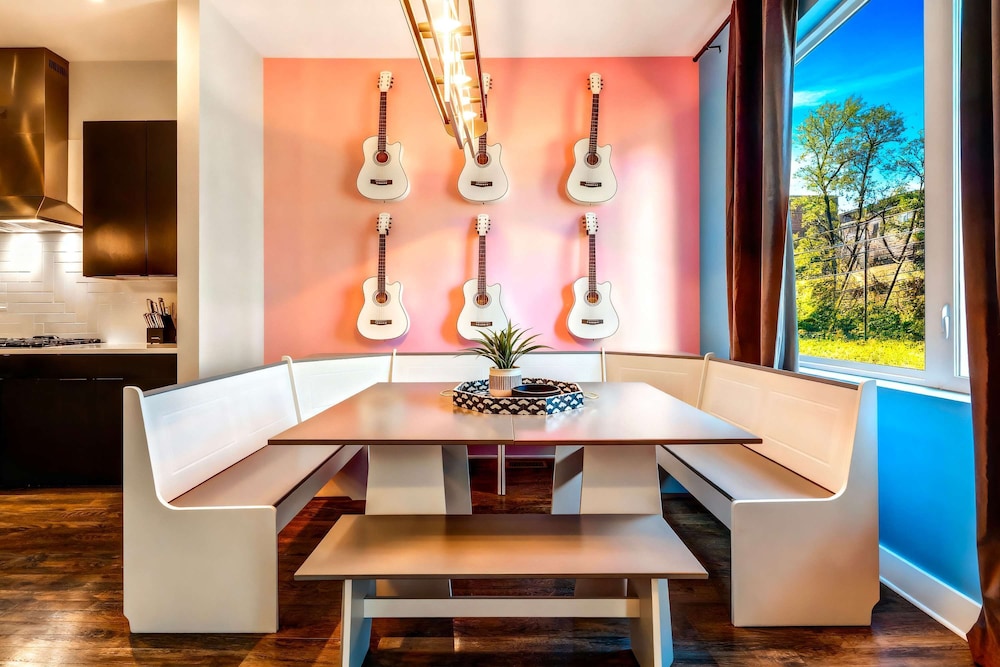 Elvis-themed 13 Beds Rooftop City Views