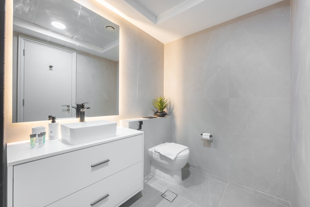 Sky Garden s Magnificent 1 Bedroom Apartment Perfect for 4