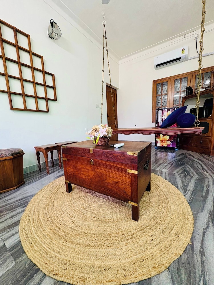 The Haven by Oshara Modern Kerala 3bhk AC Wifi Family Near Fort Kochi Parking
