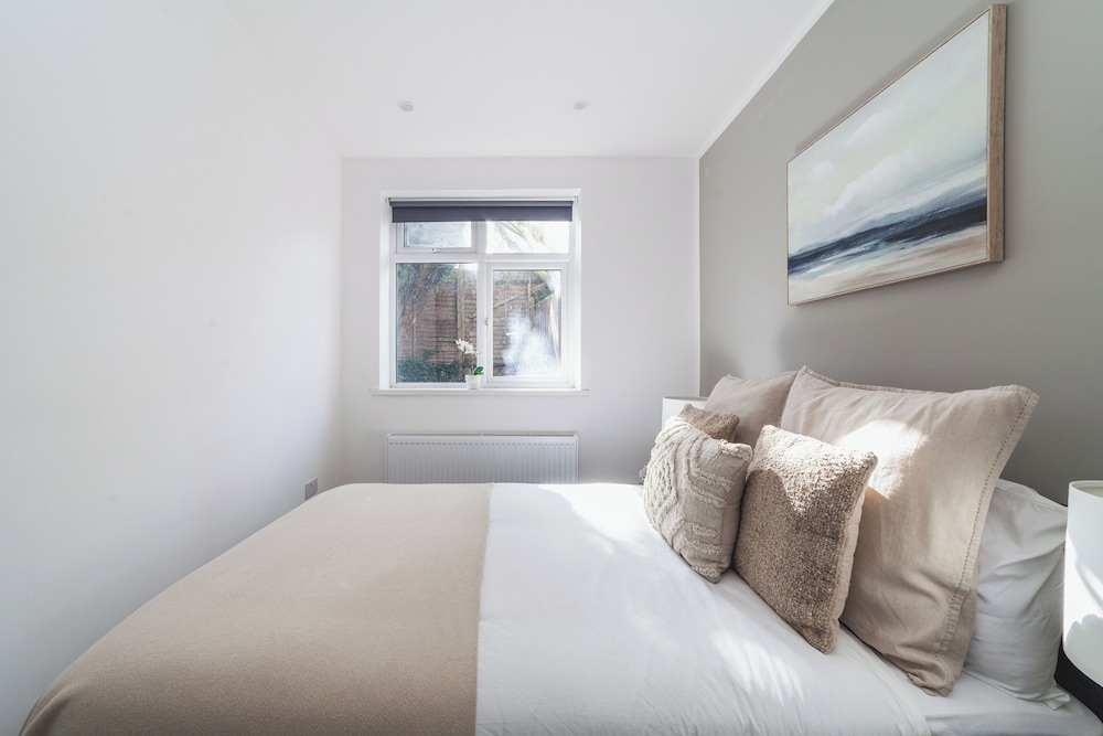 The Cricklewood Apartment