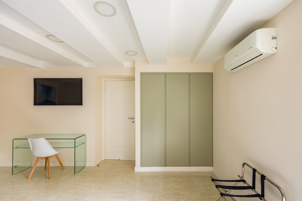 Palazzo Maddaloni Sweet Home By Napoliapartments