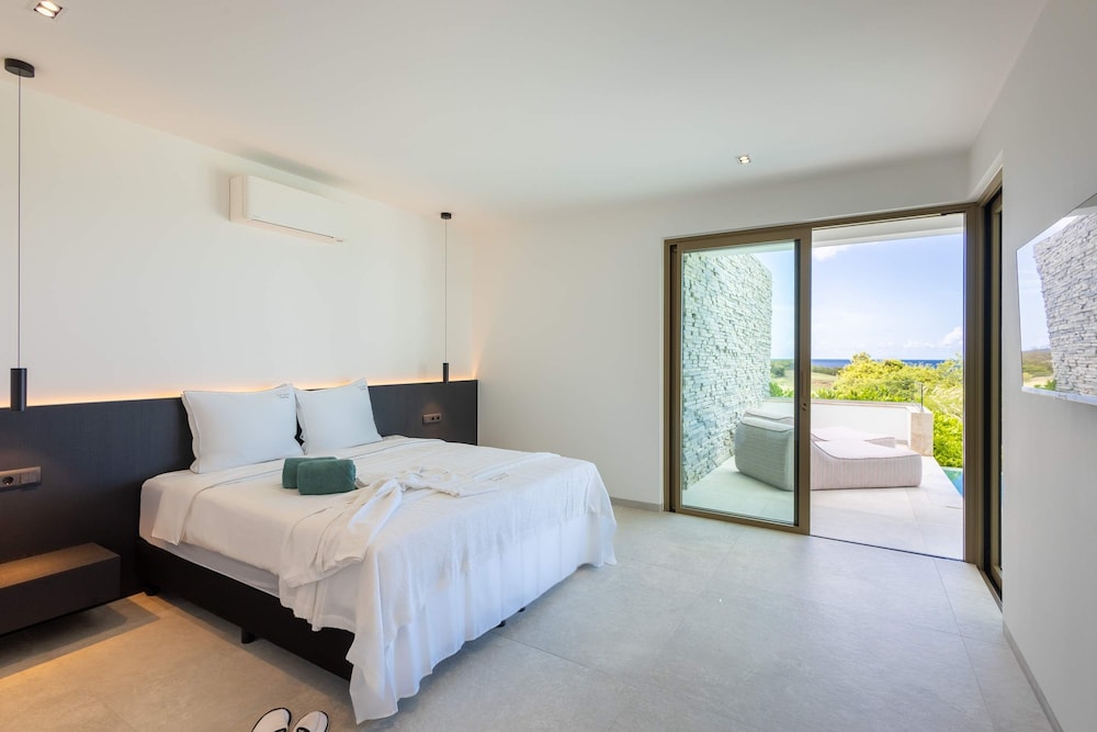 NEW The Cape at Blue Bay Golf Beach Resort
