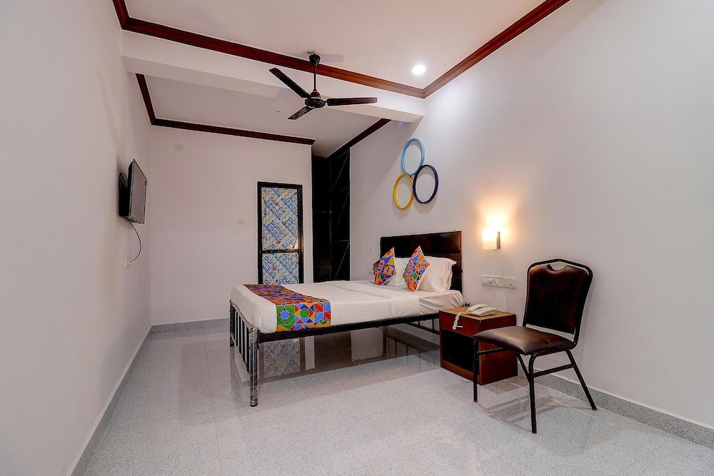 Fabhotel Zelosena