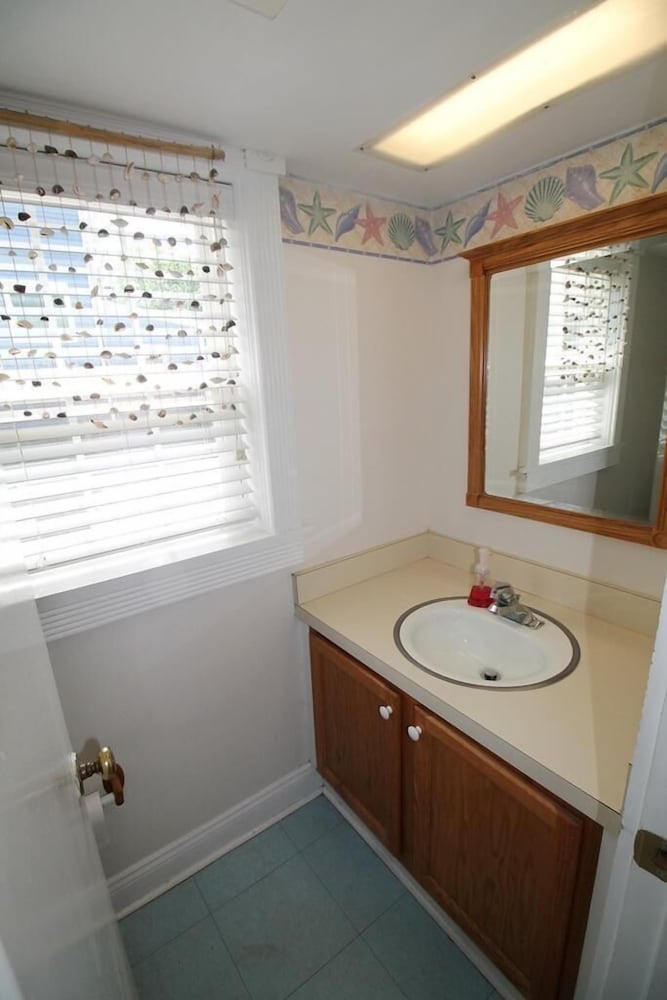 Delaware Avenue 16A