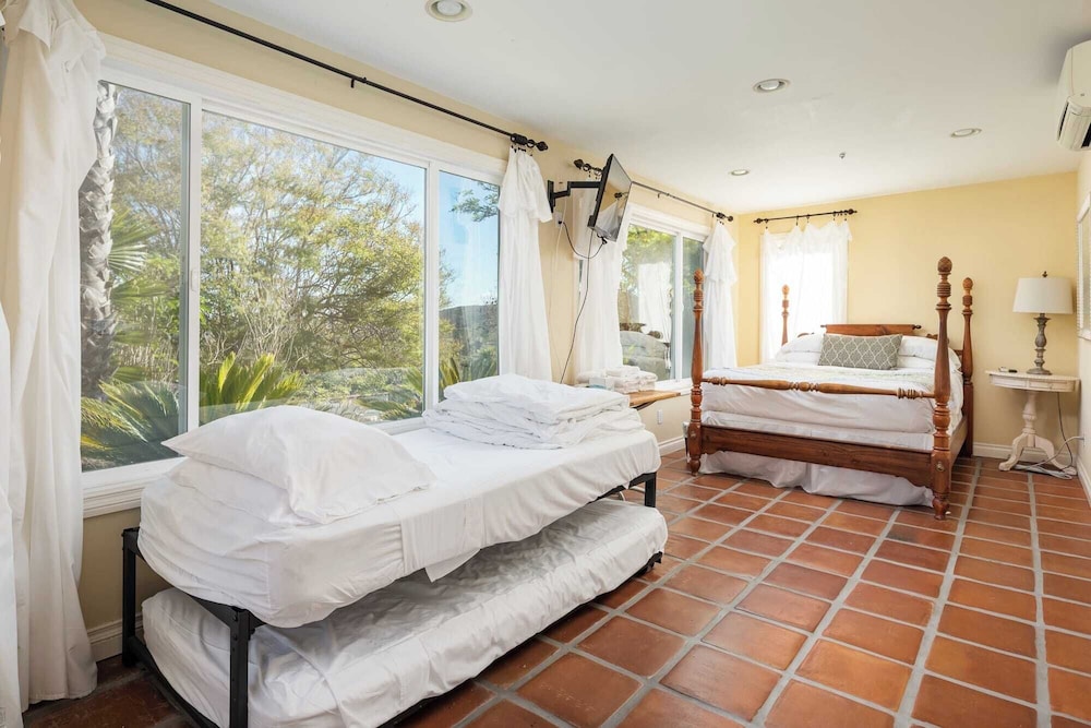 Private Estate w/ Pool, Hot Tub & Fire Pit Near Encinitas The Ranch by Avantstay