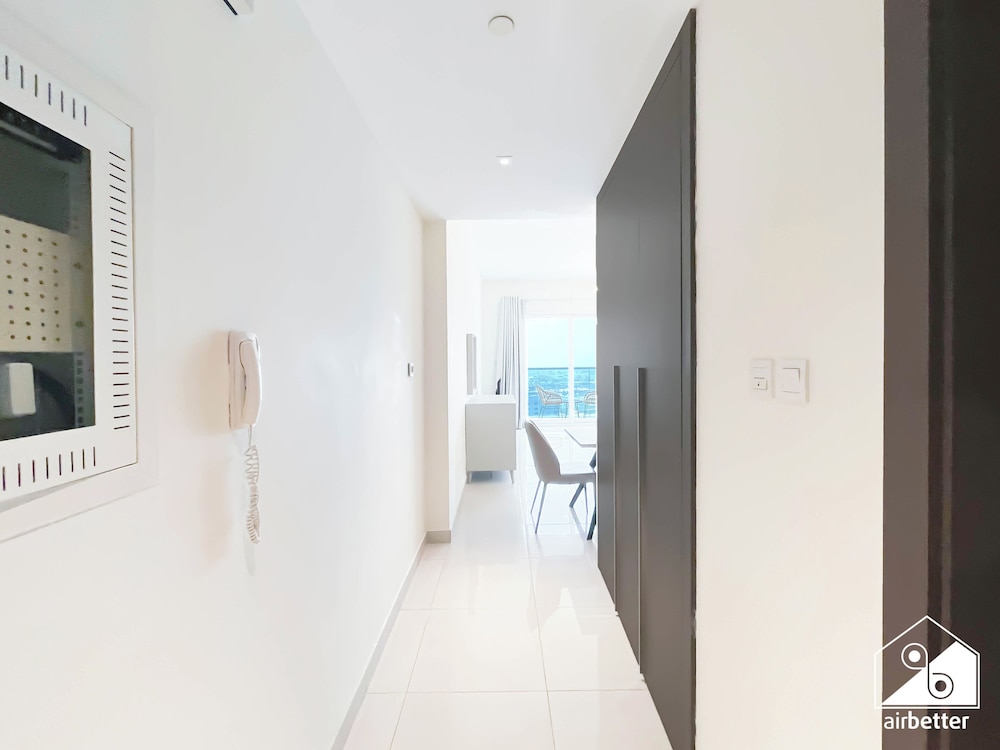 Gorgeous Studio With Balcony Business Bay