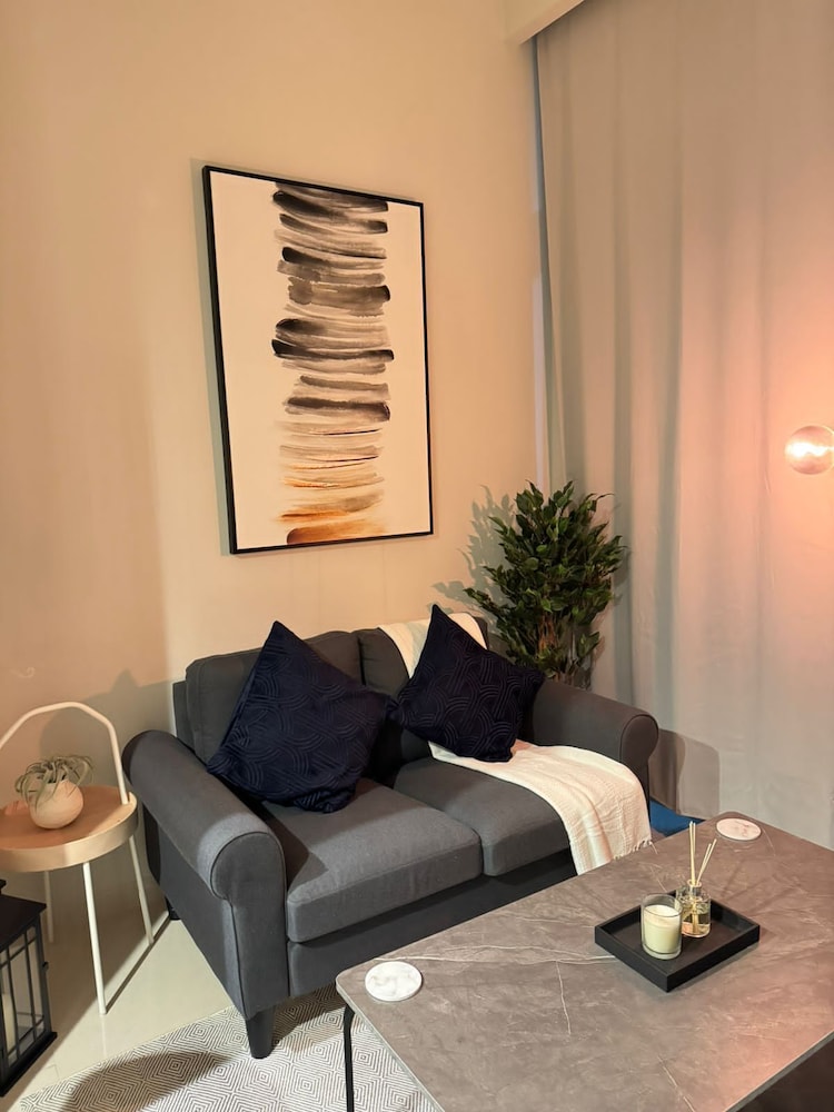 Damac Reva Residences 808