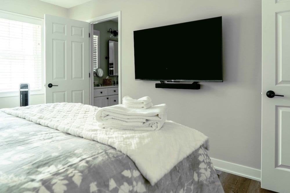 Tranquil Family Retreat - for 10!