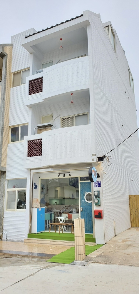 Photo 33