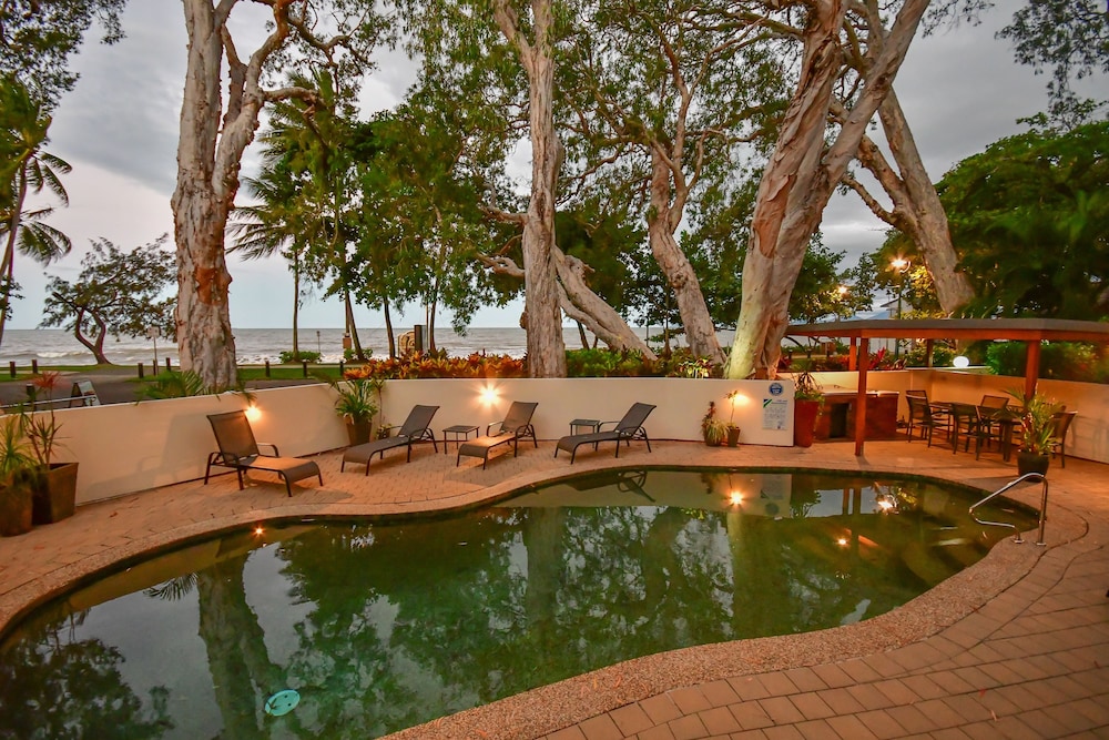 Hotel Marlin Waters - Image 1